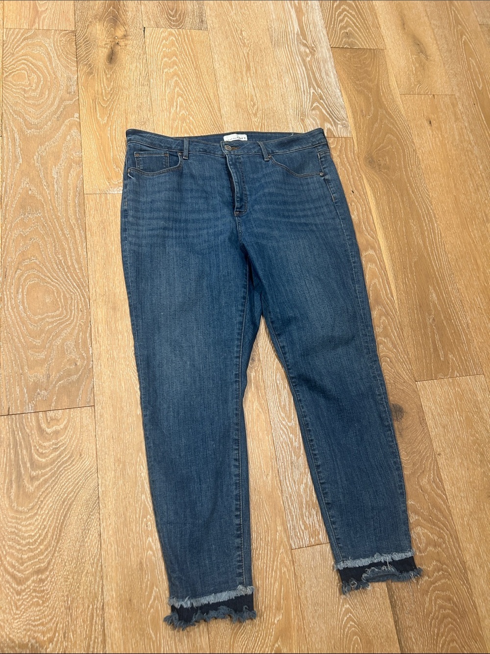 LOFT Curvy Skinny Jeans Double Frayed Hem Size 32